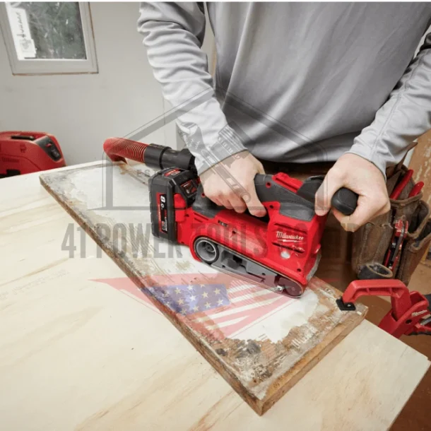 Alternative view of M18 FUEL™ เครื่องขัดกระดาษทรายสายพานไร้สาย (เครื่องเปล่า) Milwaukee -  M18 FBTS75-0X0