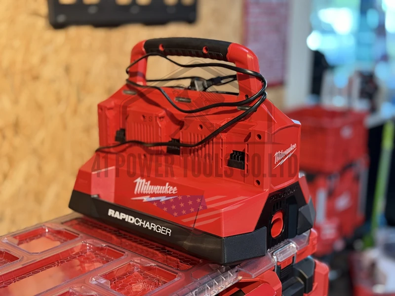 M18™ PACKOUT™ แท่นชาร์จแบตเตอรี่ 18 โวลต์ แบบชาร์จเร็ว 6 ช่อง Milwaukee - M18 PC6 - Image 9